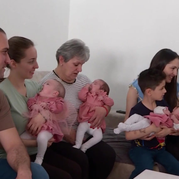 Mislili su da čekaju bliznakinje, a NA DAN POROĐAJA desilo se čudo - LEKARI SU VIDELI I TREĆU BEBU! "Sve je pomešano, i strah i iznenađenje"