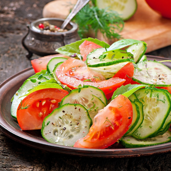 PARADAJZ I KRASTAVAC nisu dobra KOMBINACIJA? Evo šta kaže nutricionista
