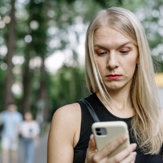 10 žena otkrilo ŠTA se dogodilo kad su im se BIVŠI PARTNERI javili posle nekoliko godina!