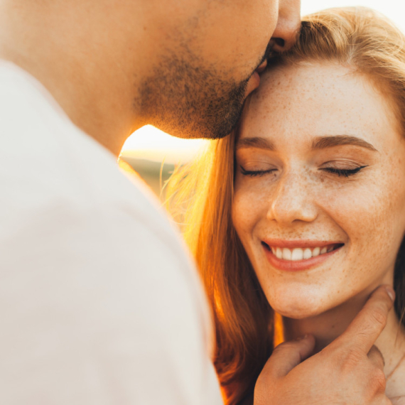 4 horoskopska znaka koju će uskoro OBORITI S NOGU ljubav njihovog života!