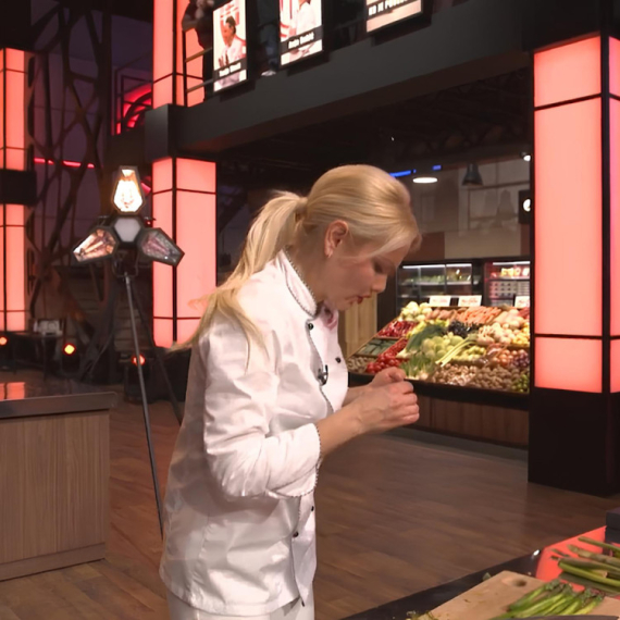 Teodora se POSEKLA NA NOŽ: Takmičarka doživela peh u finalu „MasterChef Srbija“